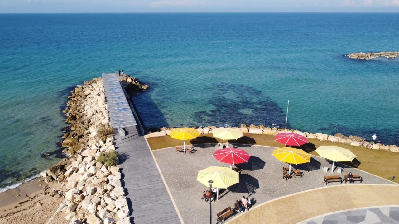 Breezot Yam Hotel Naharija Kültér fotó